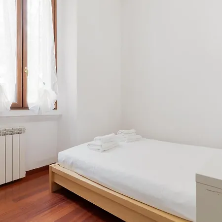 Guesthost - Comfy 500 Mt From Mm Loreto Μιλάνο