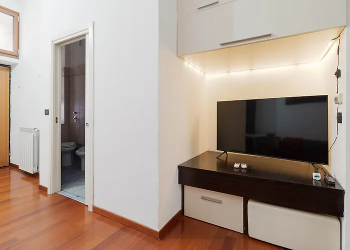 Guesthost - Comfy 500 Mt From Mm Loreto